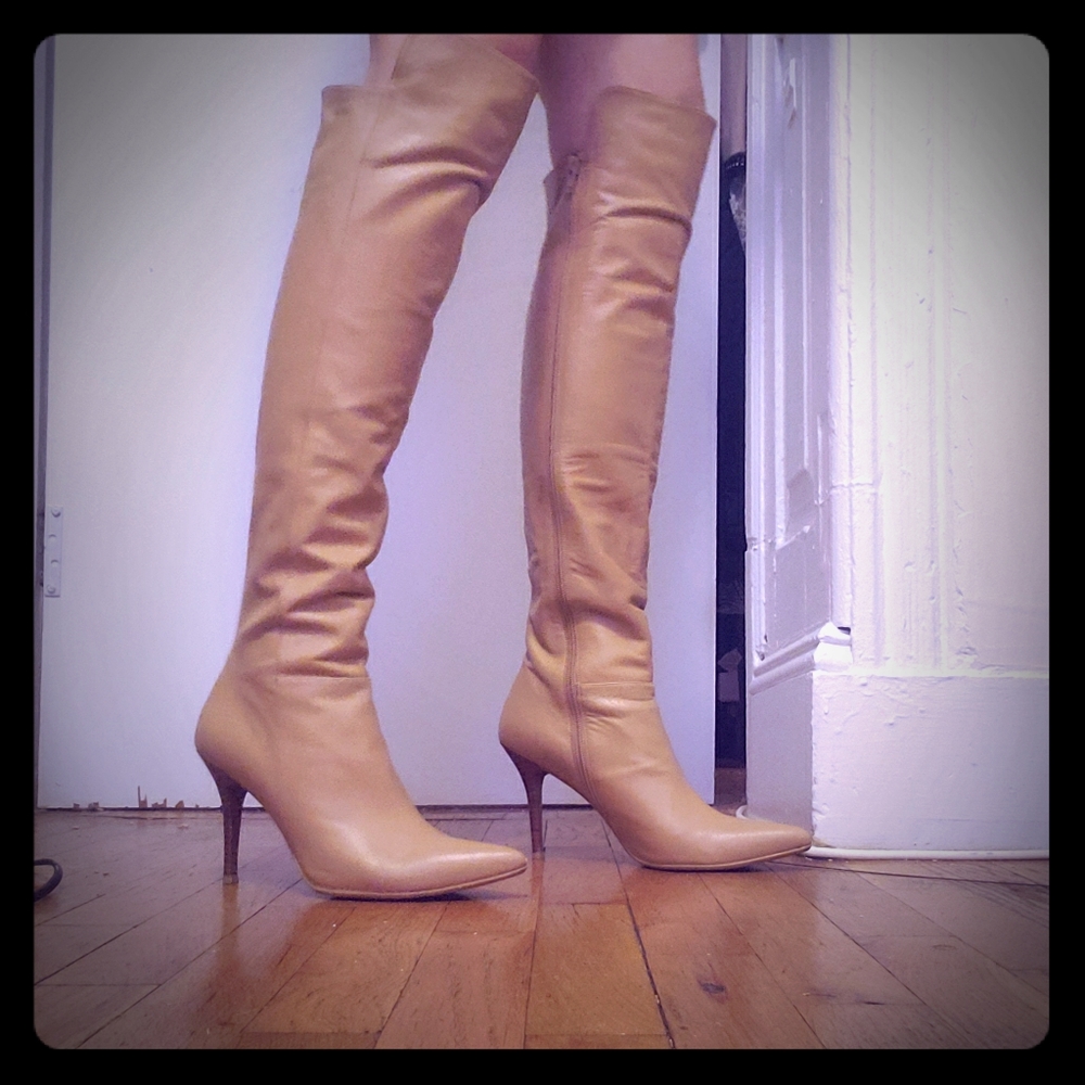 Stuart Weitzman tan leather boots,never worn